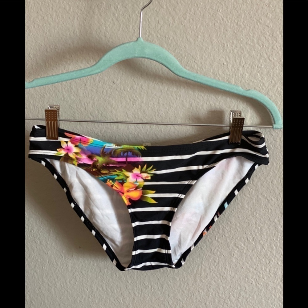 Raisin Black White Floral Stripe String Bikini - Picture 5 of 7